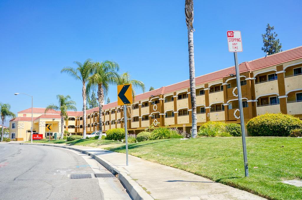 Ramada By Wyndham Ontario Hotel Exterior photo